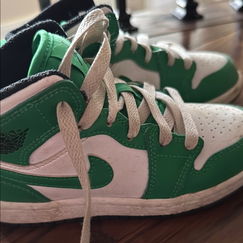 Nike Green and White Sneakers Classic High-Top Design